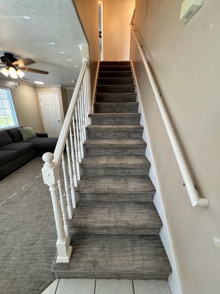 Building Photo - 1586 W Compass Pt Ln