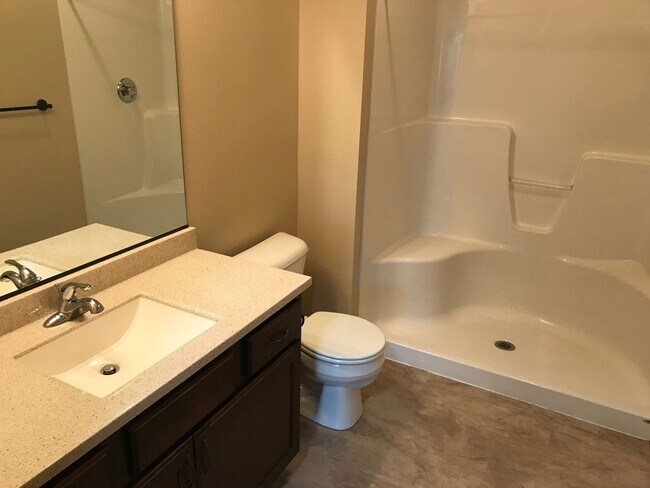 Building Photo - 2715 Bobcat Dr