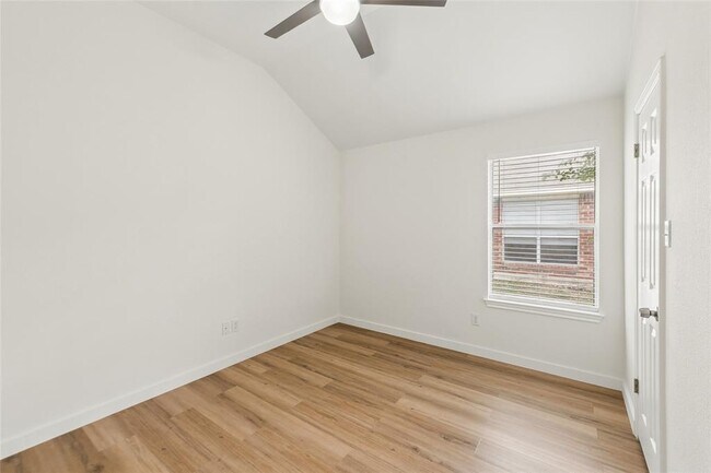 Building Photo - 1506 Cosmos Way