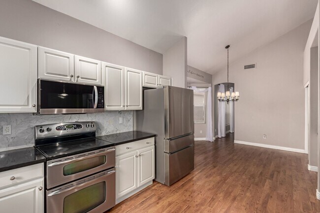 Building Photo - 4 Bedroom 2.5 Bath w/3 Car Garage in Superstition Springs****$1000 off first months rent if rente...