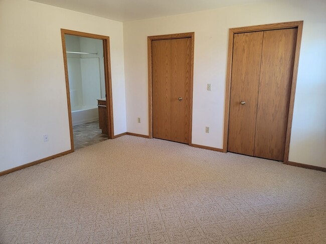 Building Photo - 1831 Rapids St