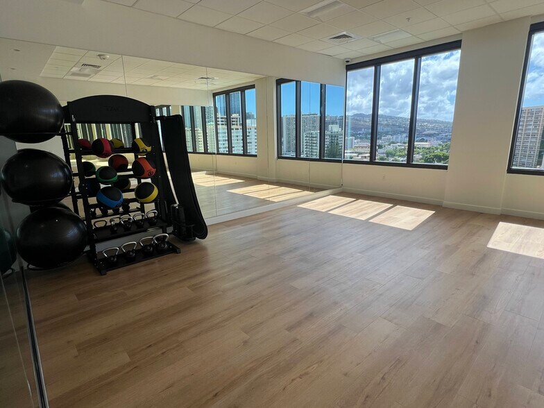 Yoga Room - 1515 Liona St