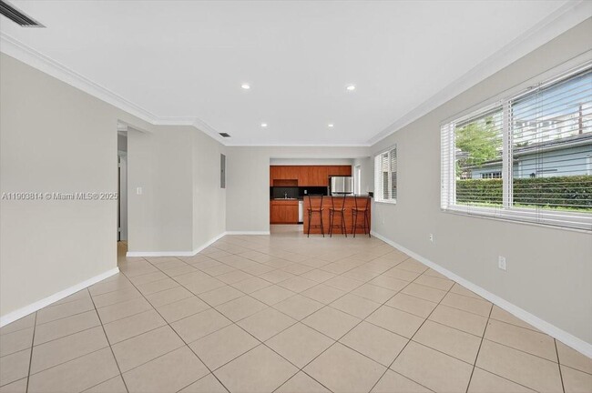 Building Photo - 349 Santander Ave