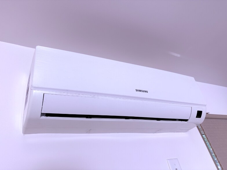 Building Photo - 1156 West Blvd