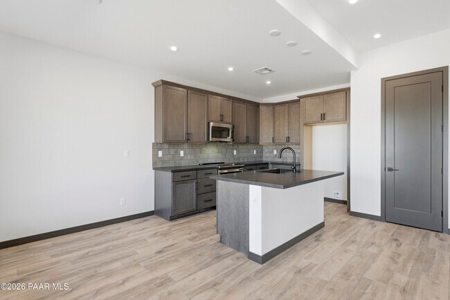Building Photo - 5170 N Jeffers Ave