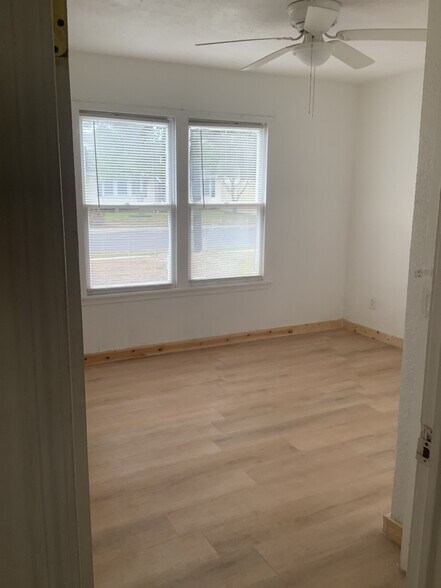 Building Photo - 1339 Woodlawn Dr