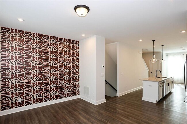 Building Photo - 313 Skylar Way SE