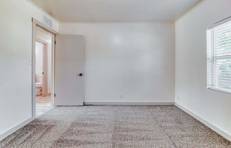 Building Photo - 2114 W 48th Pl
