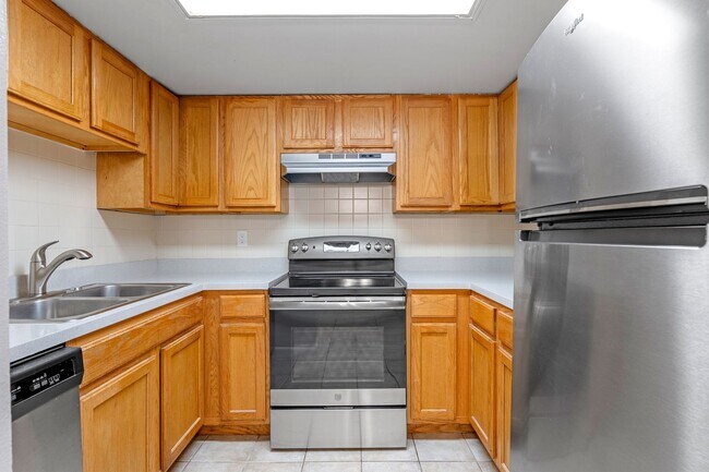 Building Photo - Lovely 1/1 condo in Winter Springs ~ Fresh...