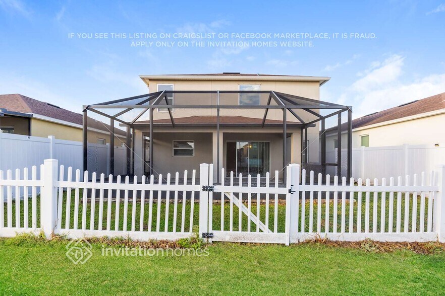 Building Photo - 10619 Laguna Plains Dr