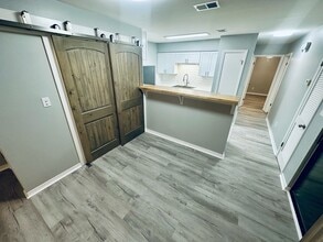 Building Photo - 500 Lincoln St