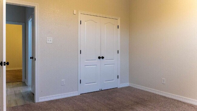 Building Photo - "Coming Soon! Spacious 4-Bed, 3-Bath Home in Killeen's Preston Hollow – 2781 Sq Ft of Comfort!"