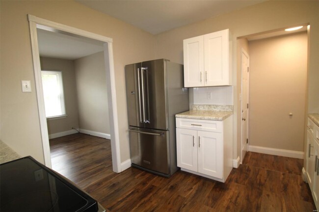 Building Photo - 428 Chamberlin Dr