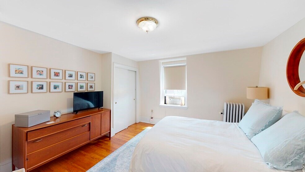 Primary Photo - 3 Brimmer St