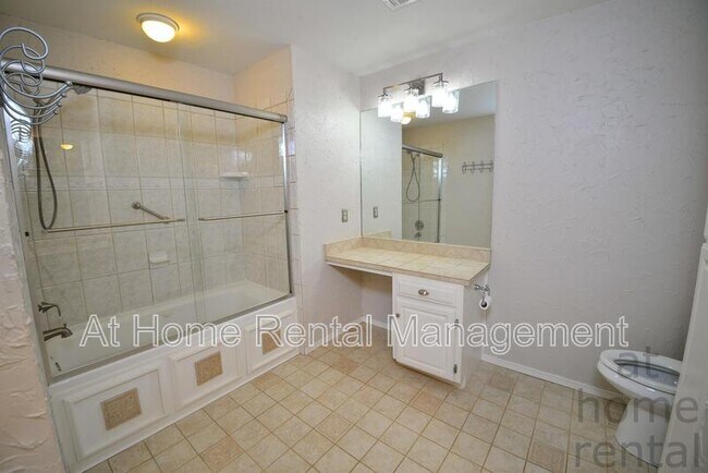 Building Photo - 8316 S Pittsburg Ave