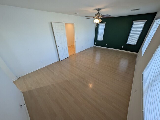 Building Photo - 7931 N Kelburn Hill St