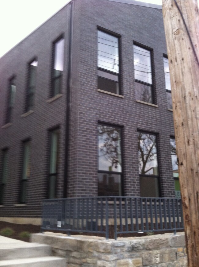 Modern Buildings in Historic Neighborhood - 432 Liberty Hl