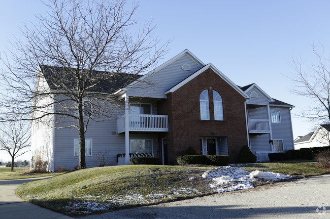 Primary Photo - Locust Hill Apartments