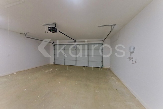Building Photo - 142 Hughes Dr