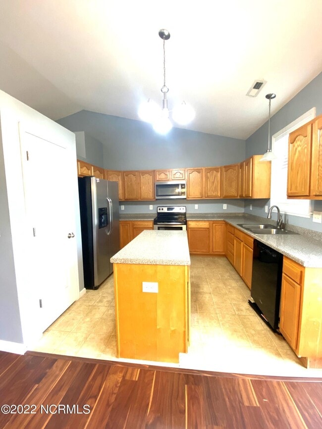 Building Photo - 125 Hardin Dr