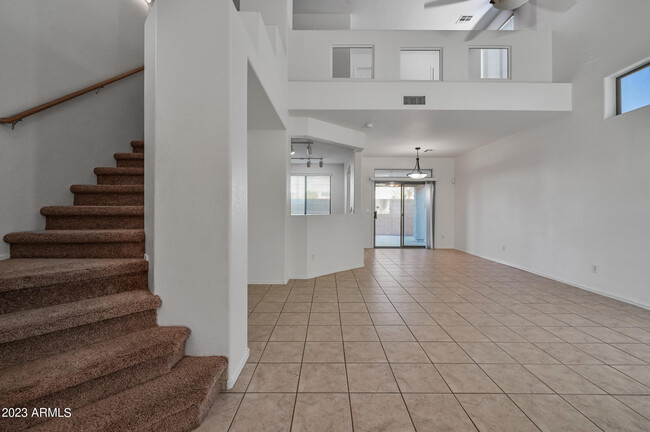 Building Photo - 14314 W Cora Ln