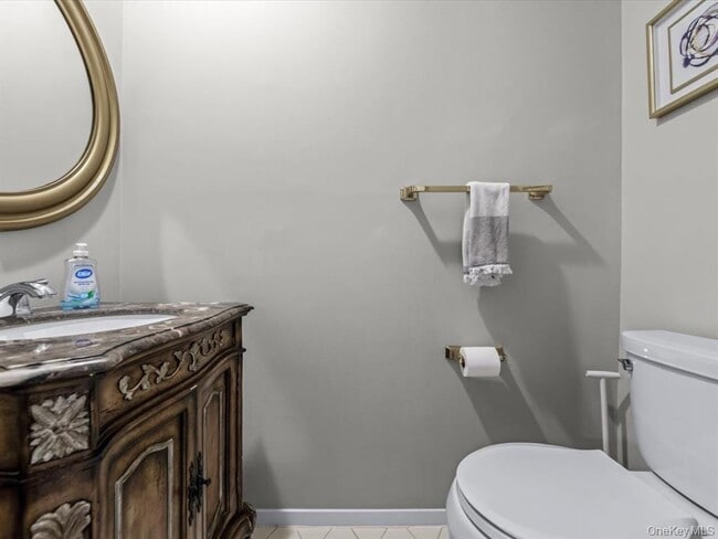 Building Photo - 54 Hidden Ridge Dr