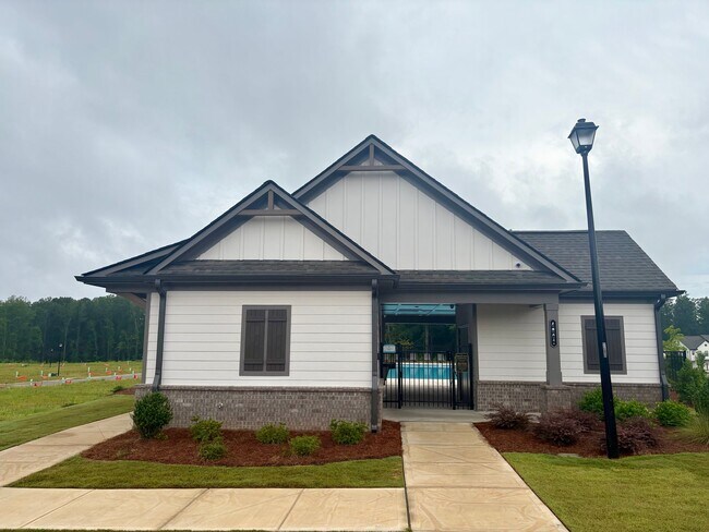 Building Photo - 5252 Magnolia Pl