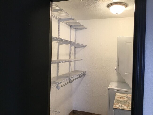 Building Photo - Beautiful 2 Bedroom  Cabin in Sugarloaf