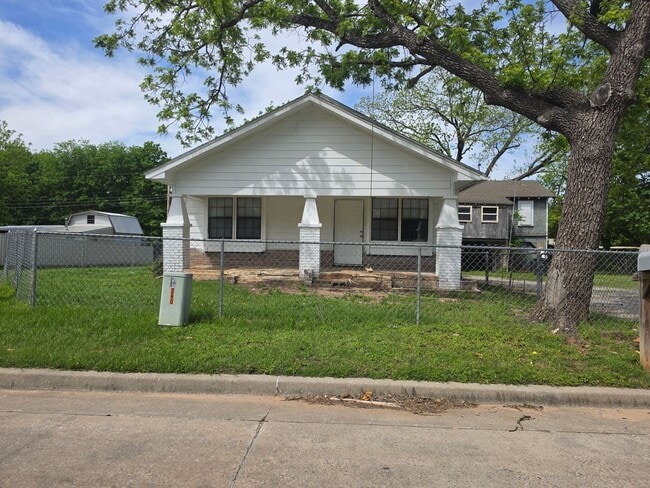 Building Photo - 3 bedroom home in Shawnee!