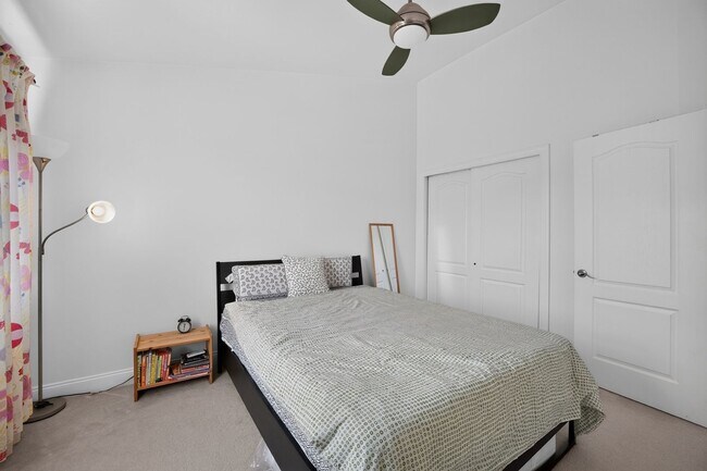 Building Photo - Spacious 3BR Condo in Westborough