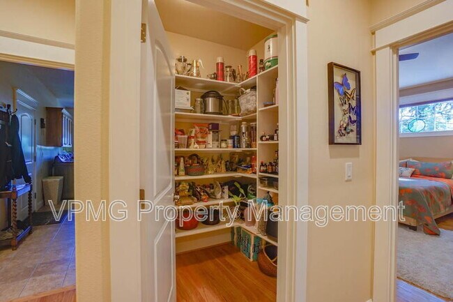 Building Photo - 23517 NE 68th St
