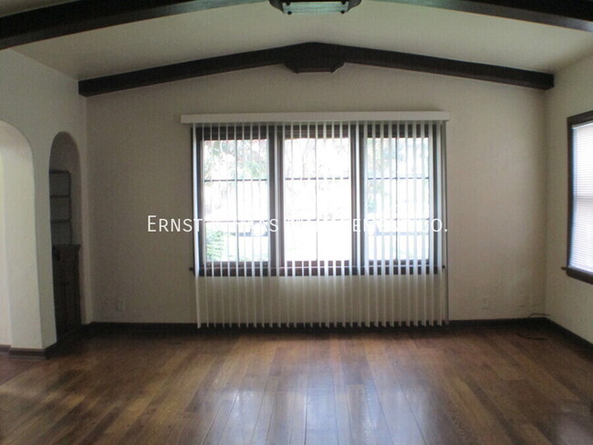 Building Photo - Lovely Spanish Styled Lower Duplex Unit in...