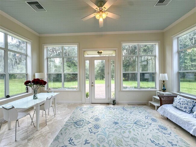 Building Photo - 6425 NW 202nd Pl