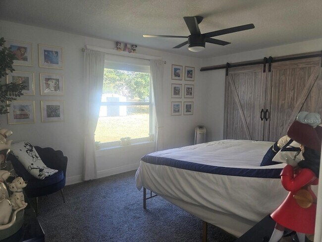 Building Photo - 13091 Old Crystal River Rd