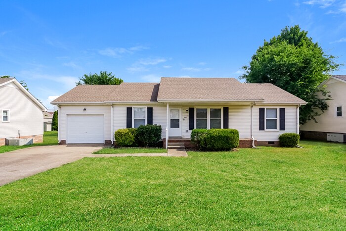 Primary Photo - 1047 E Monica Dr