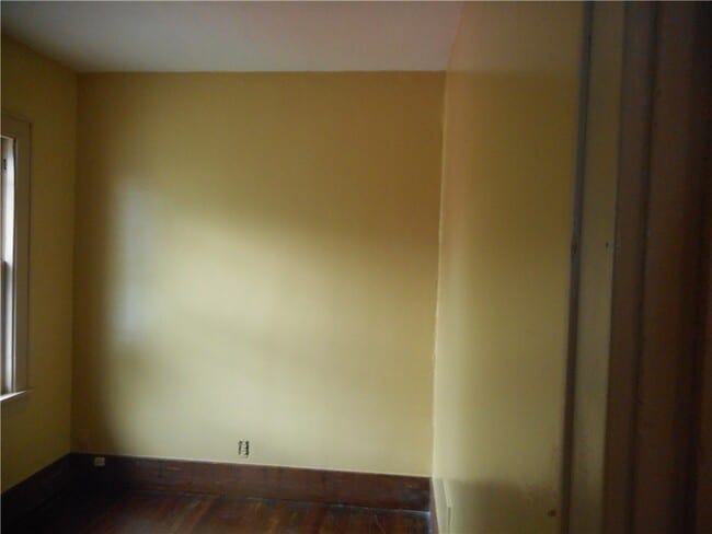 Building Photo - 613 Magee Ave