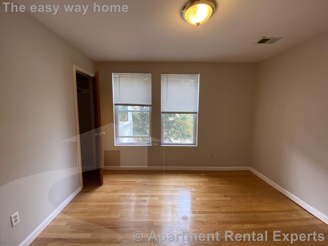 Building Photo - Cambridgeport 3 bedroom