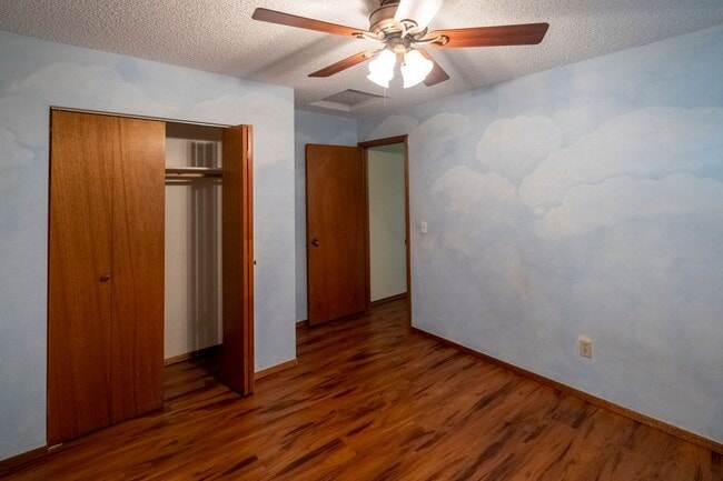Building Photo - Cute Duplex in CDA