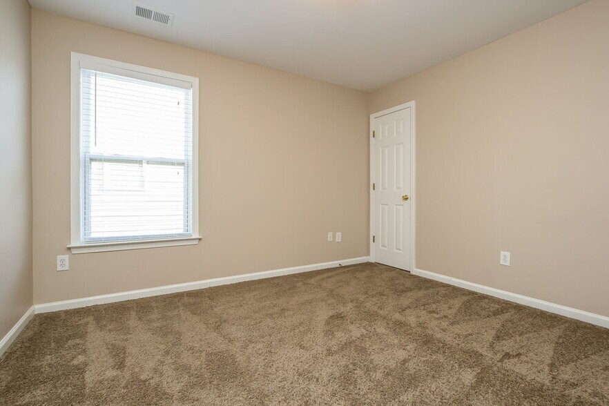 Building Photo - 417 Little River Rd