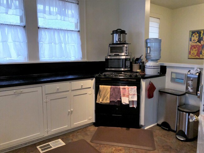 Building Photo - 703E31