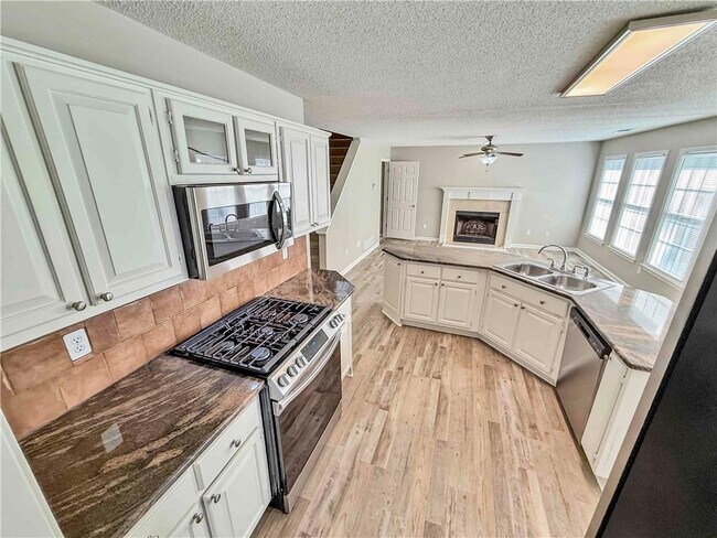 Building Photo - 6403 Ivey Terrace Dr SE