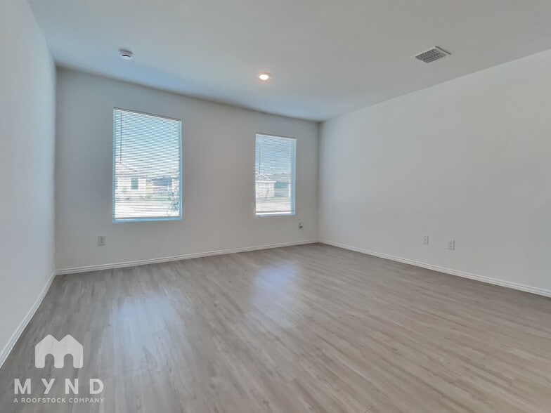 Building Photo - 147 Sesame Ln