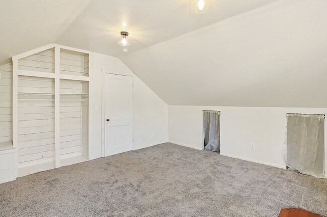 Building Photo - Monroe Four Bedroom on Acreage - Rare Find!