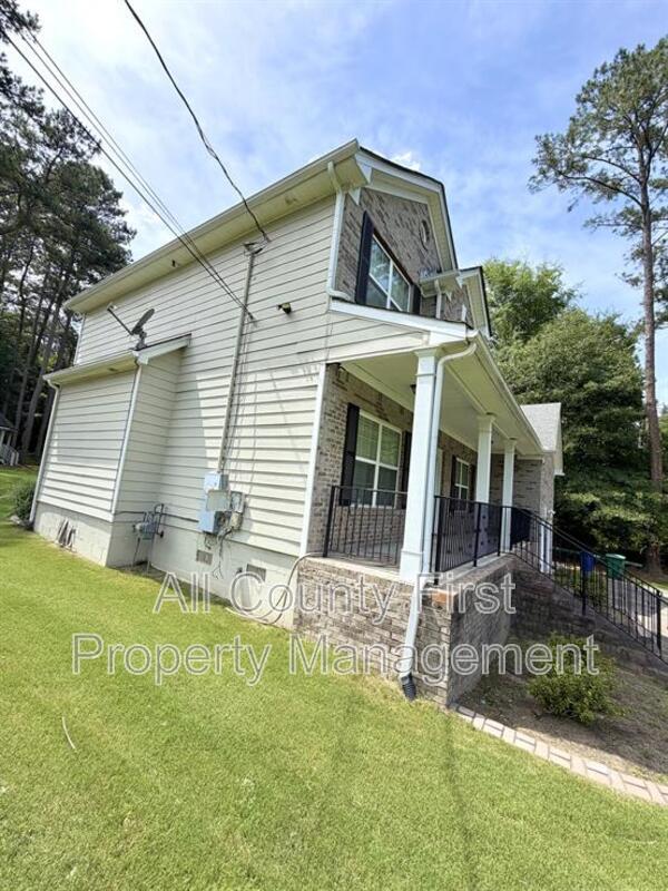 Building Photo - 3673 McDaniel Mill Rd SW