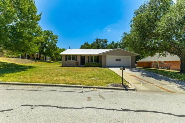 Building Photo - 1705 Eldon St