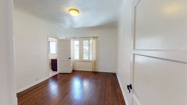 Building Photo - 10747 Ashton Ave