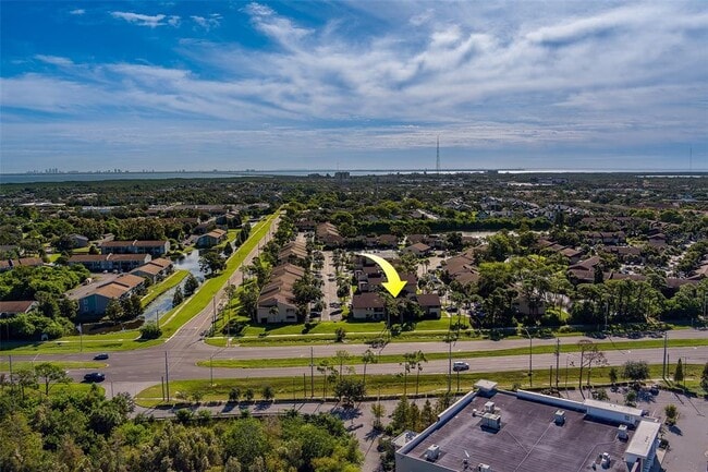 Building Photo - 890 N Village Dr