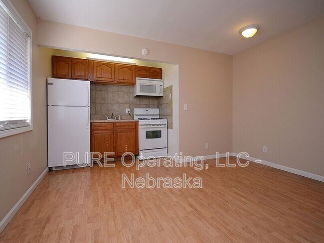 Building Photo - 616 N 46th St