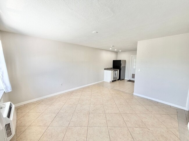 Building Photo - RFR (543 103rd Ave)