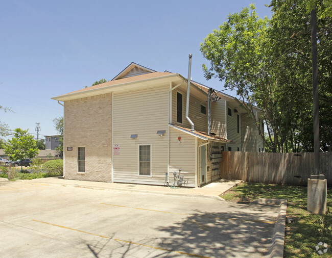 Building Photo - Kinney Avenue Apartments